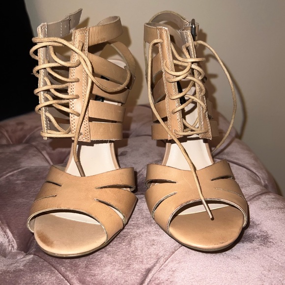 Shoemint Elizabeth Tan Heeled Sandals - Picture 4 of 8